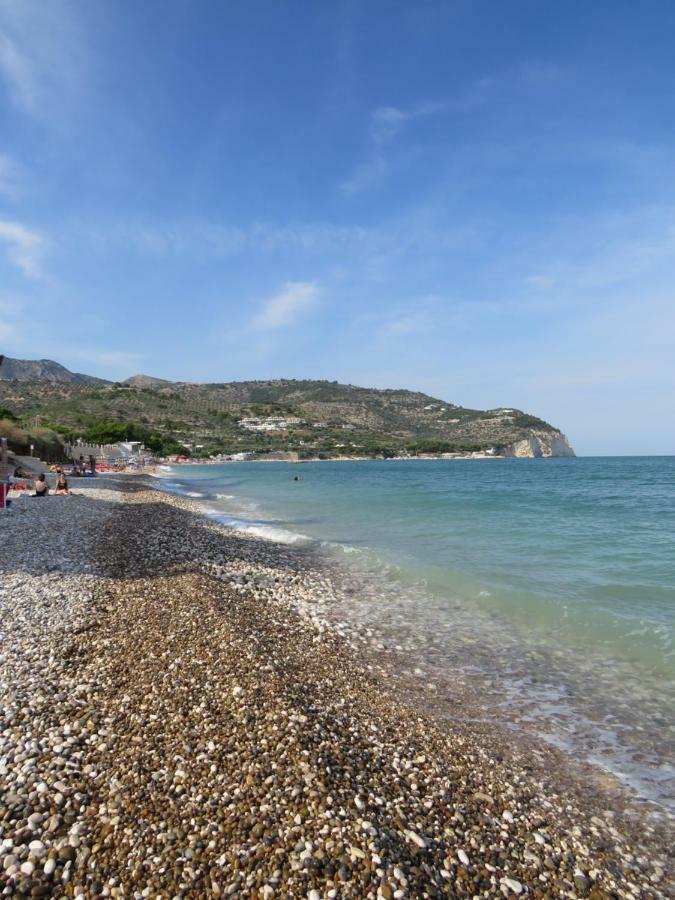 Casa Vacanza Afe A Pochi Passi Dal Mare Mattinata Exterior foto